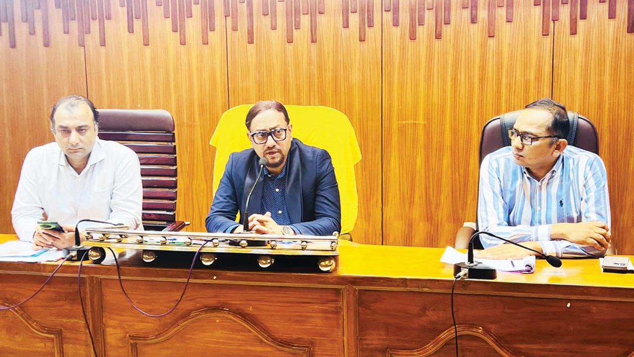 ময়লা বিষয়ে অভিযোগ পাচ্ছি। আগামী ১৫ দিনে ঠিক না হলে ব্যবস্থা। চট্টগ্রাম সিটি মেয়র