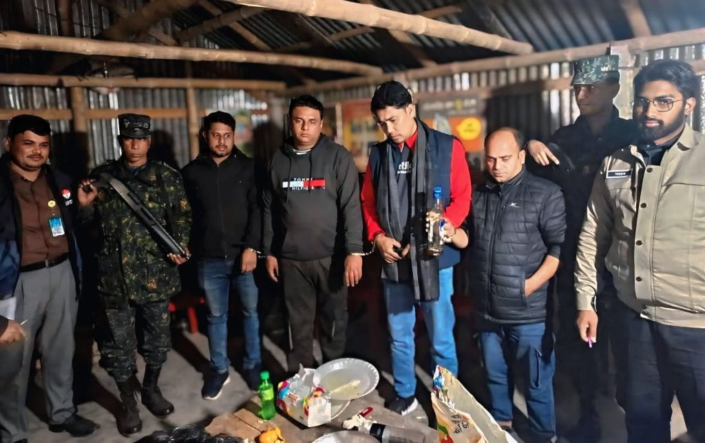 20251225 042413 গোভীপুরে মাদকবিরোধী অভিযানে বিশিষ্ট মাদকসেবী জনি-রিপন সহ দুই সহযোগী আটক