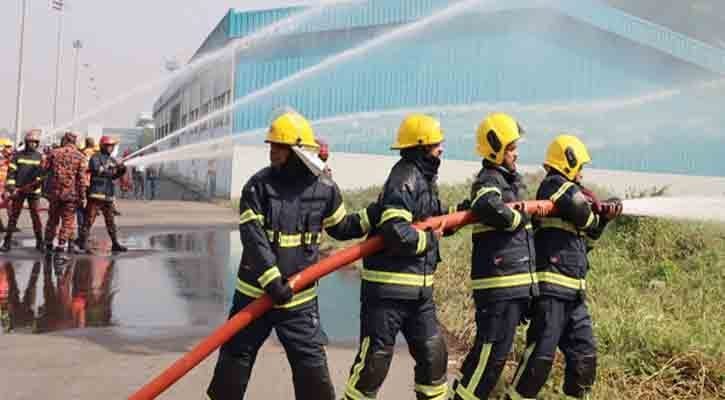 চট্টগ্রাম শাহ আমানত আন্তর্জাতিক বিমানবন্দরে অগ্নিনির্বাপণ মহড়া
